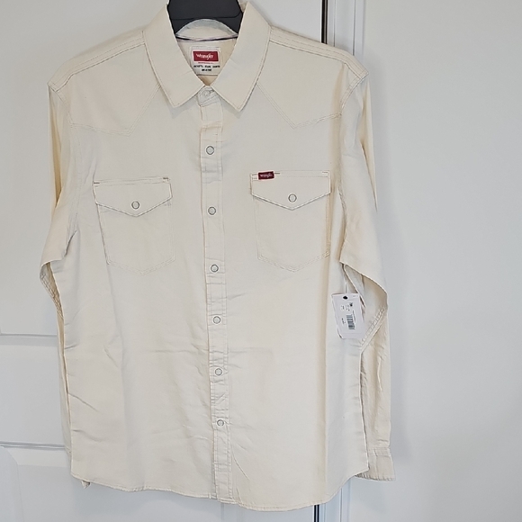 Wrangler Other - Wrangler Men's Casual Cream Button Down Shirt